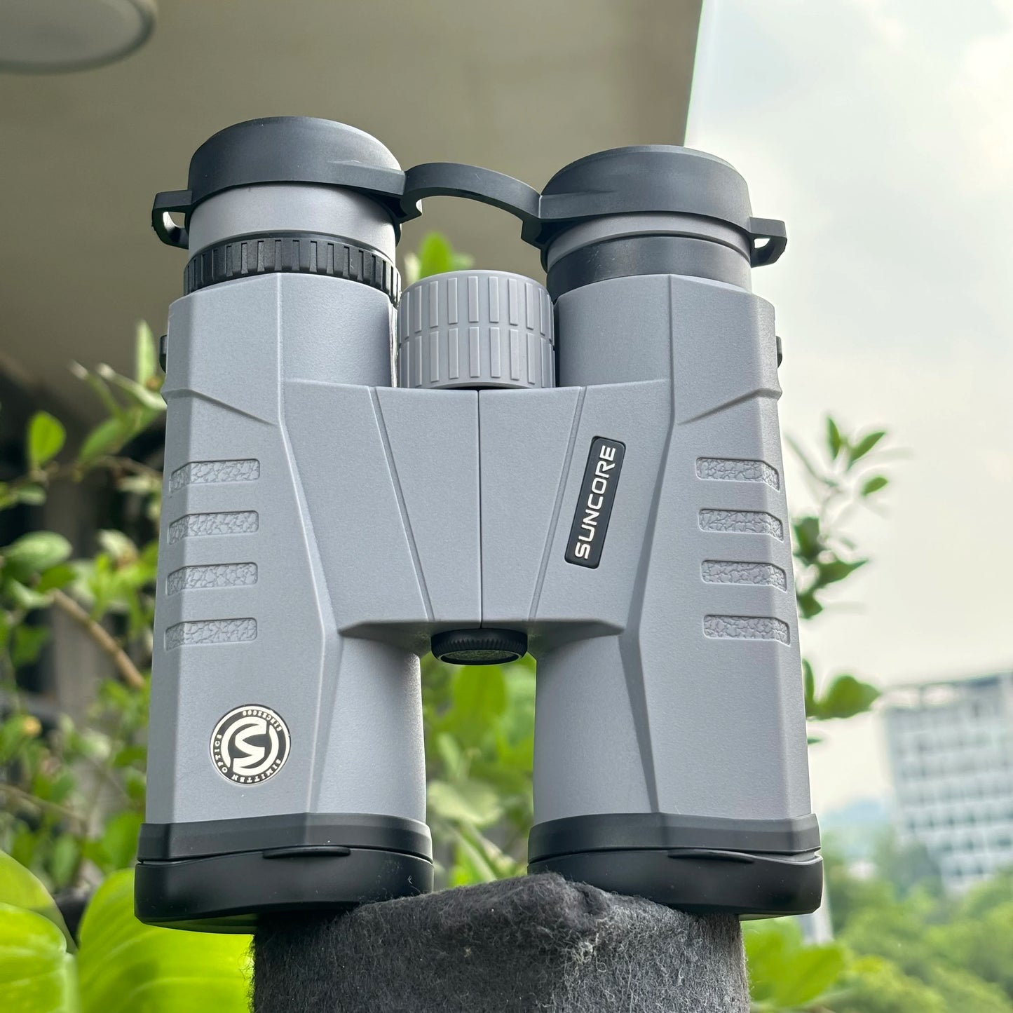 Jumelles Compactes 10x42 : Optiques Améliorées pour Randonnée et Observation Faune